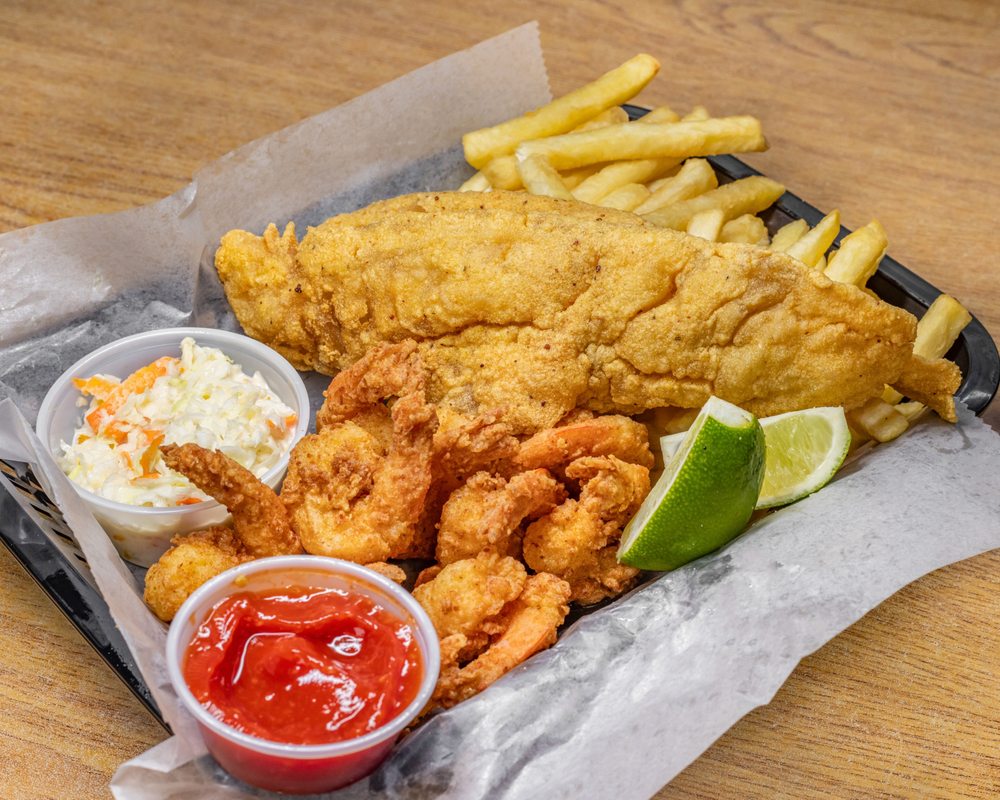 HOOK’S CATCH SEAFOOD AND WINGS PINE ISLAND Updated October 2024