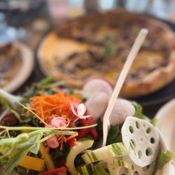 Hāna Farms Roadside Stand, Pizza Oven and Bakery - The amazing salad we had