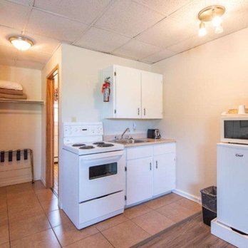Canadas Best Value Inn & Suites Summerside - Queen bed - Hotels Near Me - Summerside, Prince Edward Island Canadas Best Value Inn & Suites Summerside - Queen bed - Hotels Near Me - Summerside, Prince Edward Island