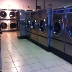 The Bubble Room Laundromats - I want a spotless laundry. Sunday early evening - and lots of room.