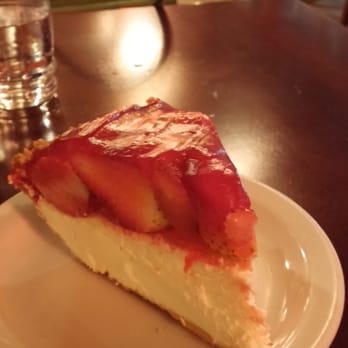 Junior's Restaurant - Strawberry cheesecake - Bakeries Near Me - Brooklyn, New York Junior's Restaurant - Strawberry cheesecake - Bakeries Near Me - Brooklyn, New York