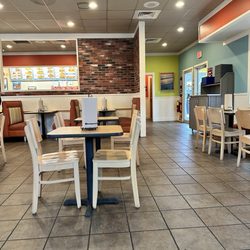Captain D's - Dining room