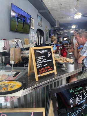 Favas 1910 Diner by null