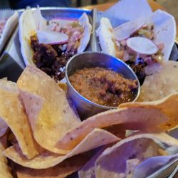 Dacey's Sportsbook & Taphouse - Tacos