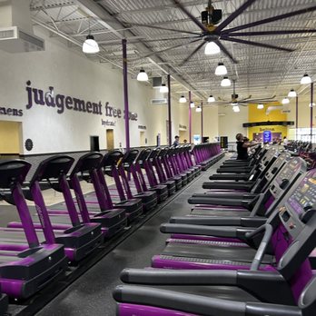 Planet Fitness - Rows of cardio equipment - Gyms Near Me - Belton, Texas