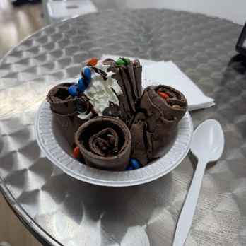 Ice Rolls - Chocolate and M&M ice rolls - Ice Cream & Frozen Yogurt Near Me - Clearwater, Florida Ice Rolls - Chocolate and M&M ice rolls - Ice Cream & Frozen Yogurt Near Me - Clearwater, Florida
