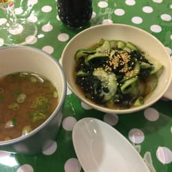Ovento-ya - Sopa de miso i amanida de cogombre amb algues i vinagreta!!