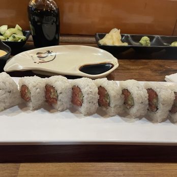 Umi Sushi - Spicy tuna roll - Sushi Bars Near Me - San Diego, California Umi Sushi - Spicy tuna roll - Sushi Bars Near Me - San Diego, California