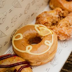 Doe Donuts - Blueberry Matcha, Arnold Palmer, Peach Crumble Fritter, Salted Vanilla Bean