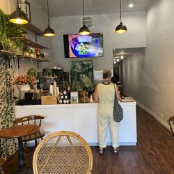 Me & Jungle Cafe - Ordering at the counter