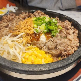 Dawa Kitchen - Beef belly stone pot.... mmmmn. The fat from the beef dripped on the rice to create a nice crispy rice bottom. It was sooooooo goooood! - Korean Near Me - Garden Grove, California