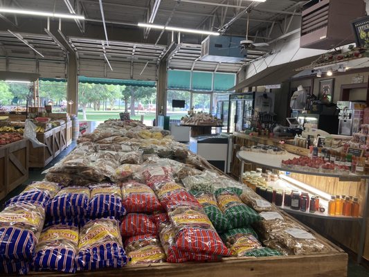 Georgia's Farmer's Market by null