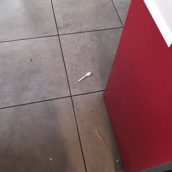KFC - Dirty floors... not used to seeing a well known chain be this filthy. - Fast Food Near Me - Zamora, MIC KFC - Dirty floors... not used to seeing a well known chain be this filthy. - Fast Food Near Me - Zamora, MIC