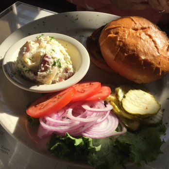 Side Door Cafe - Cheese burger - New American Near Me - Gleneden Beach, Oregon