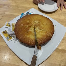 HOUSE-MADE SKILLET CORNBREAD