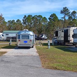 Avalon Landing Rv Park - Packed sites