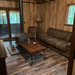Top of the Caves - Cedar cabin living room
