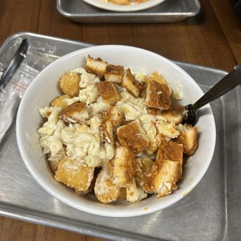 Kitchenfinity - Mac and cheese bowl with spicy chicken - Desserts Near Me - Norfolk, Virginia Kitchenfinity - Mac and cheese bowl with spicy chicken - Desserts Near Me - Norfolk, Virginia