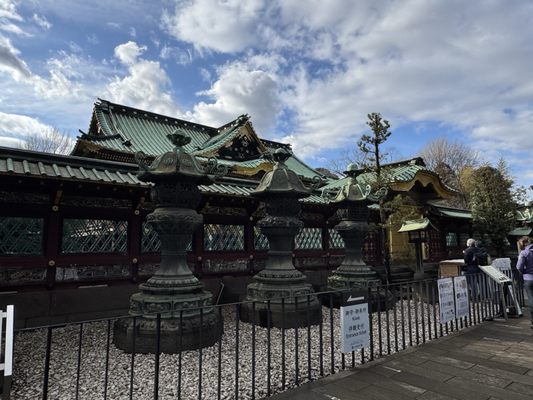 Ueno Toshogu Shrine by null