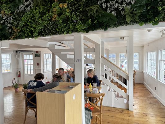 Easy Street Restaurant by null