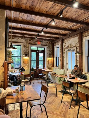 Harken Cafe by null