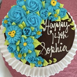 Servatii - Very impressed with my daughter's birthday cake. Absolutely beautiful.