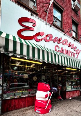 Economy Candy by null