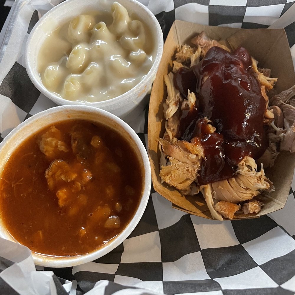 Carroll's Barbeque - mac & cheese, baked beans, pulled pork w/ bbq sauce - Barbeque Near Me - Blue Ridge, Georgia