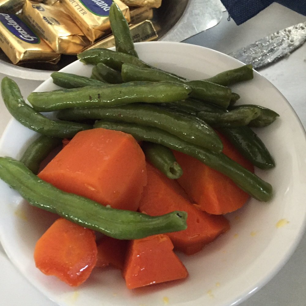 Saban's Place - Carrots and green beans - American Near Me - Hodgkins, Illinois