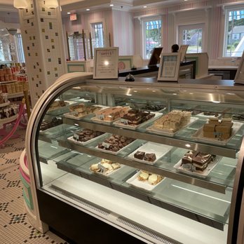Cuffy's - Fudge shop - Men's Clothing Near Me - West Dennis, Massachusetts