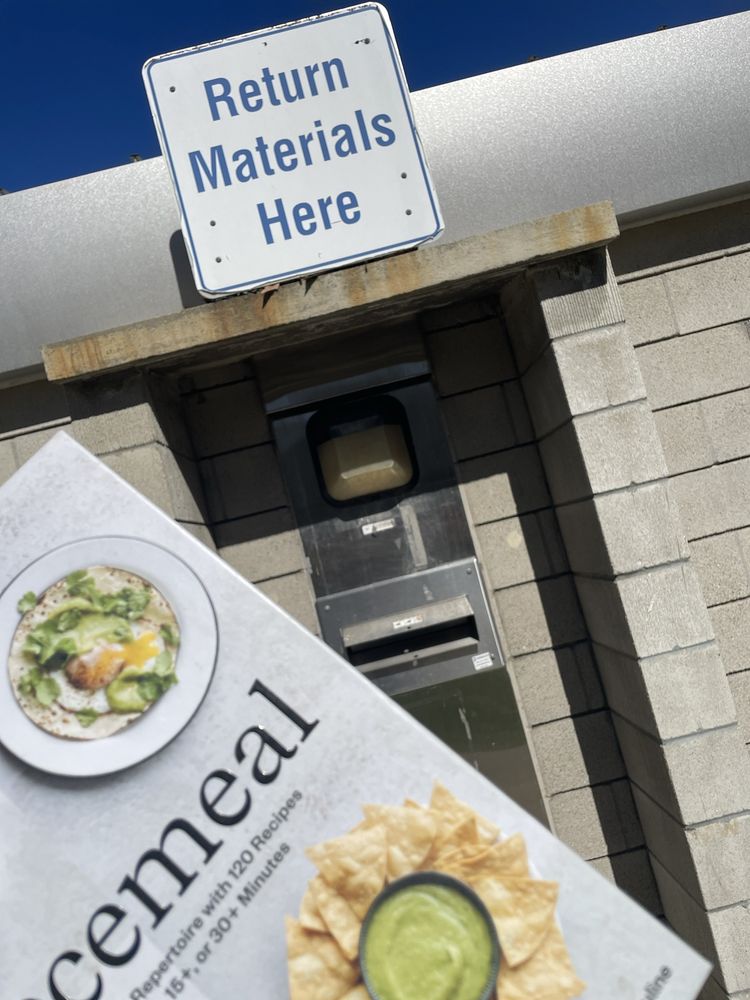 CARMEL MOUNTAIN RANCH LIBRARY Updated August 2024 18 Photos & 32