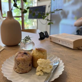 Ando - Tokyo butter cakes - Coffee & Tea Near Me - Kailua, Hawaii