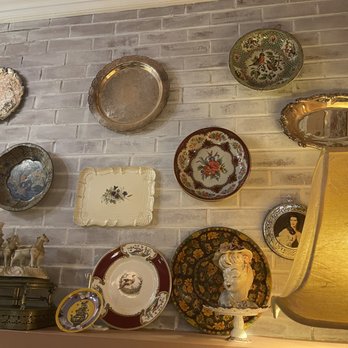 Brooklyn High Low - Decorative plates - Tea Rooms Near Me - Brooklyn, New York Brooklyn High Low - Decorative plates - Tea Rooms Near Me - Brooklyn, New York