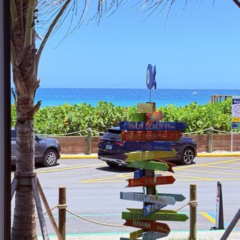 LUCKY FISH - Updated June 2025 - 150 Photos & 72 Reviews - 65 N Beach