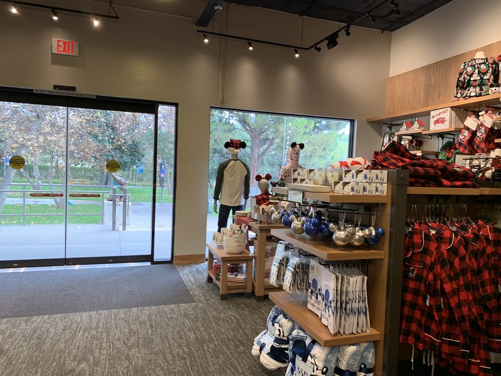 MICKEY’S OF GLENDALE 18 Photos & 12 Reviews 1401 Flower St