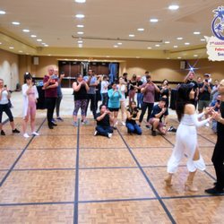 Mambo Groovin' Latin Dance Theatre - Conducting Bachata Dance Workshop in Hawaii