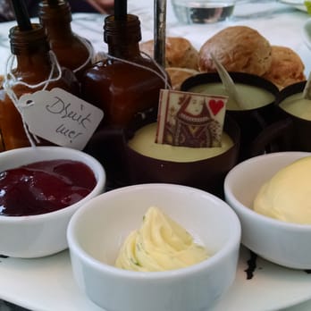 Sanderson Hotel - Mad Hatter's Afternoon Tea sweets - Hotels Near Me - London, XGL Sanderson Hotel - Mad Hatter's Afternoon Tea sweets - Hotels Near Me - London, XGL