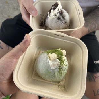 Bani Bani - Matcha mochi gelato and Chocolate mochi gelato - Gelato Near Me - Los Angeles, California