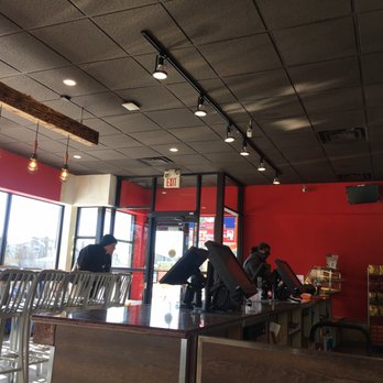 Pizza Pizza - customers in a restaurant - Pizza Near Me - Toronto, Ontario Pizza Pizza - customers in a restaurant - Pizza Near Me - Toronto, Ontario
