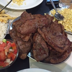 Bagatelle - Porção de duas pessoas. Mas serve para quatro.