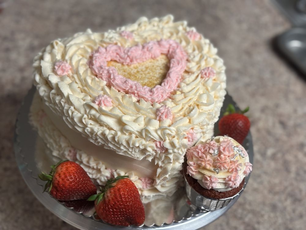 Cakes By Markisha Logo