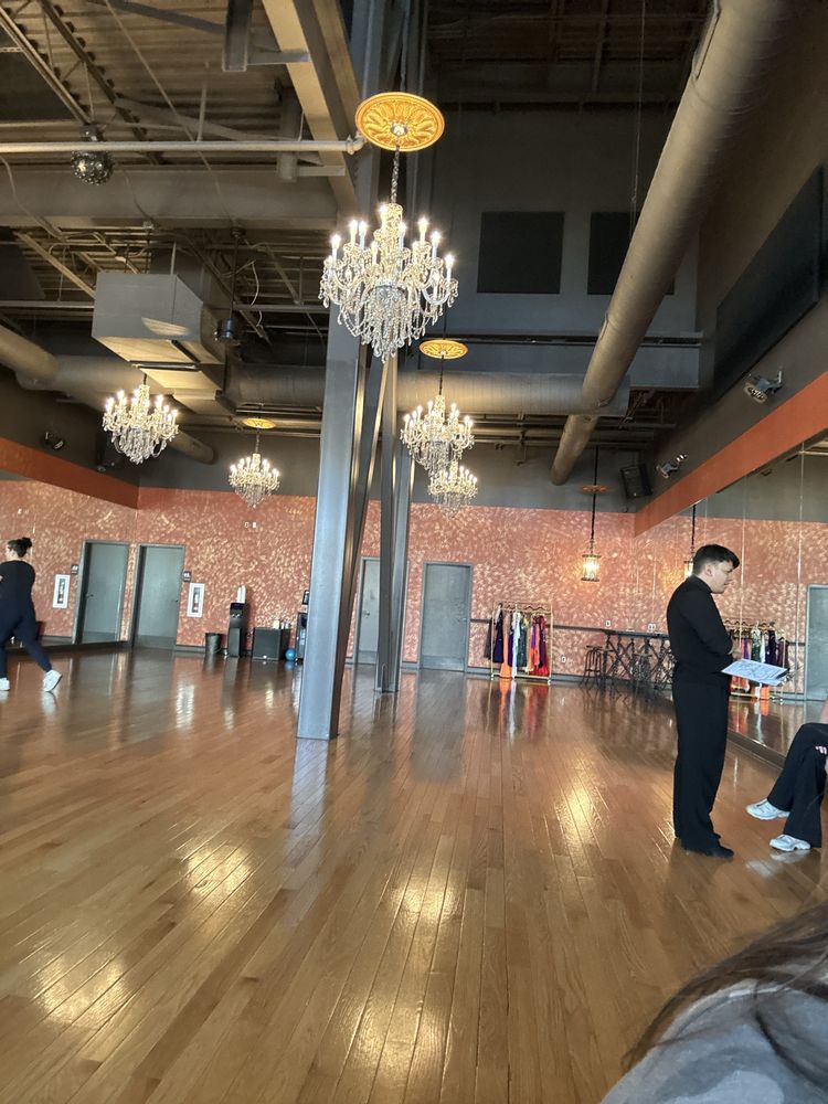 Dance With Me Austin Logo