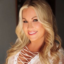 Kacy Owner/Esthetician of KM Skincare