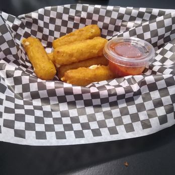 Broadway Pizza - Fried Cheesesticks - Pizza Near Me - Memphis, Tennessee