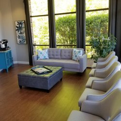 Minniti Lorenzo, DDS - Front desk welcome area