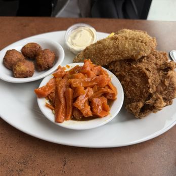 Che'yla's Southern Cuisine - Fish Snapper, chicken, yams, and hush puppies - Soul Food Near Me - Fairfield, California Che'yla's Southern Cuisine - Fish Snapper, chicken, yams, and hush puppies - Soul Food Near Me - Fairfield, California