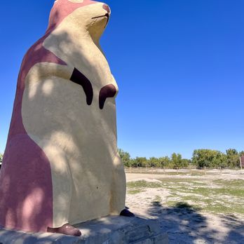 The Ranch Store - giant prairie dog statue! - Convenience Stores Near Me - Philip, South Dakota