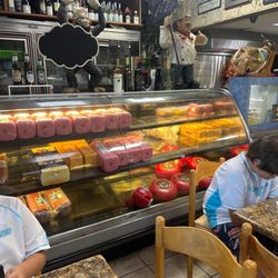 Veronica's Bakery - Inside deli