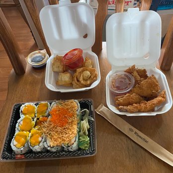 Aira Sushi - cheese wantons,coconut shrimp, mango crab roll and spicy California roll - Japanese Near Me - Richmond Hill, Ontario