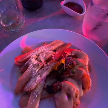 Spire 73 - Shrimp and truffle parmesan fries (the cheap parmesan one) - Cocktail Bars Near Me - Los Angeles, California Spire 73 - Shrimp and truffle parmesan fries (the cheap parmesan one) - Cocktail Bars Near Me - Los Angeles, California